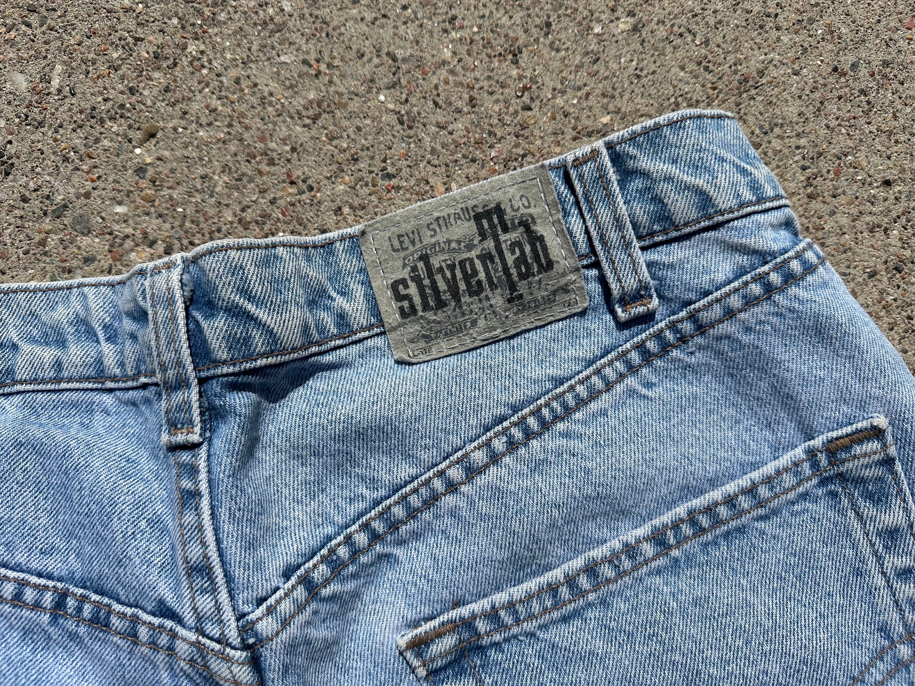 Vtg 90s Levi's Silver Tab Baggy Denim Jorts / Size 36 - Etsy Vtg 90s Levi's Silver Tab Baggy Denim Jorts / Size 36 - Etsy