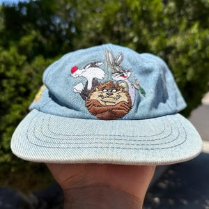 Vtg 90s Warner Brothers Looney Tunes Graphic Stitched Denim