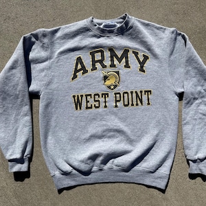Sudadera con cuello redondo estampada de West Point de la NCAA, campeón de los años 90