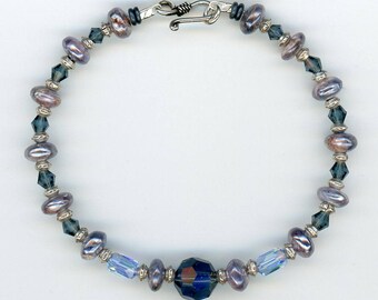 Kyanite Bracelet, Cats Eye Kyanite Bracelet, Kyanite Jewelry, Kyanite, Sapphire Blue Bracelet, Blue Bracelet, Shades of Blue, Valentine Gift