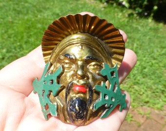 ASIAN MOTIF Pin Brooch Brass Metal 8261 Vintage Victorian