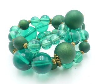 Original 1940&#39;s Lucite Vintage Coil Bead Bracelet, Gorgeous Color Green, Art Deco period, Wearable and So Cool!