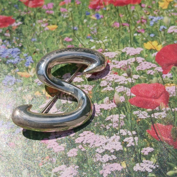 Art Deco "S" Solid Sterling Silver Initial Brooch… - image 2