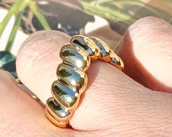 Pierścionek Vintage Wave Status z 14-karatowego żółtego złota, rozmiar 7, wspaniały design, idealny na co dzień, wow! Pomysł na prezent