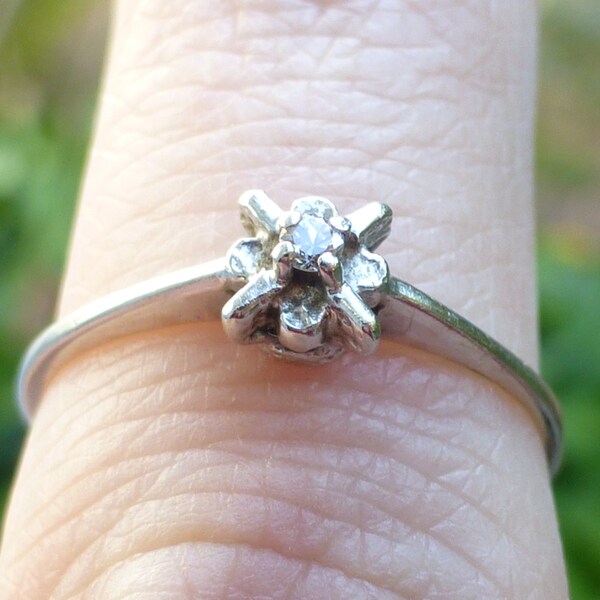 Beautiful Old Antique Edwardian Solid 14k White Gold Genuine Diamond Ring, Starburst Pattern, Size 6