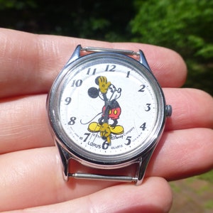 Vintage 1970s Mickey Mouse Quartz Battery Wrist Watch, Amazing