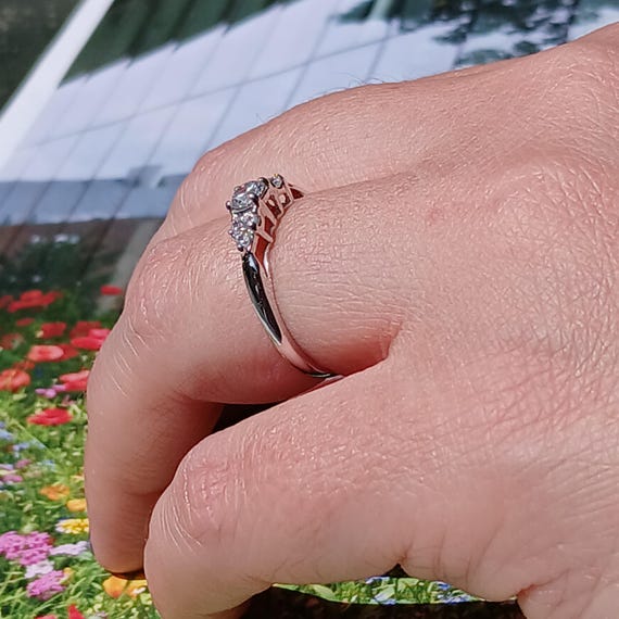 Vintage Solid 10k White Gold Multiple Stone Ring,… - image 9