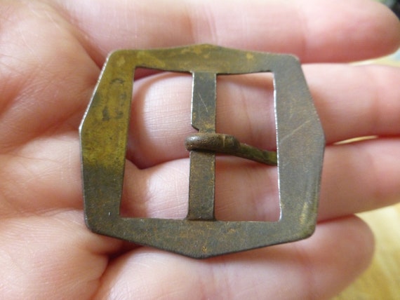 Antique Victorian 1890s Bronze Unique Buckle, Cir… - image 3