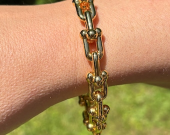 Status Vintage 14k Yellow Gold Bangle Bracelet, Great for Stacking, Amazing Look! Great Gift Idea! So Beautiful! Modern