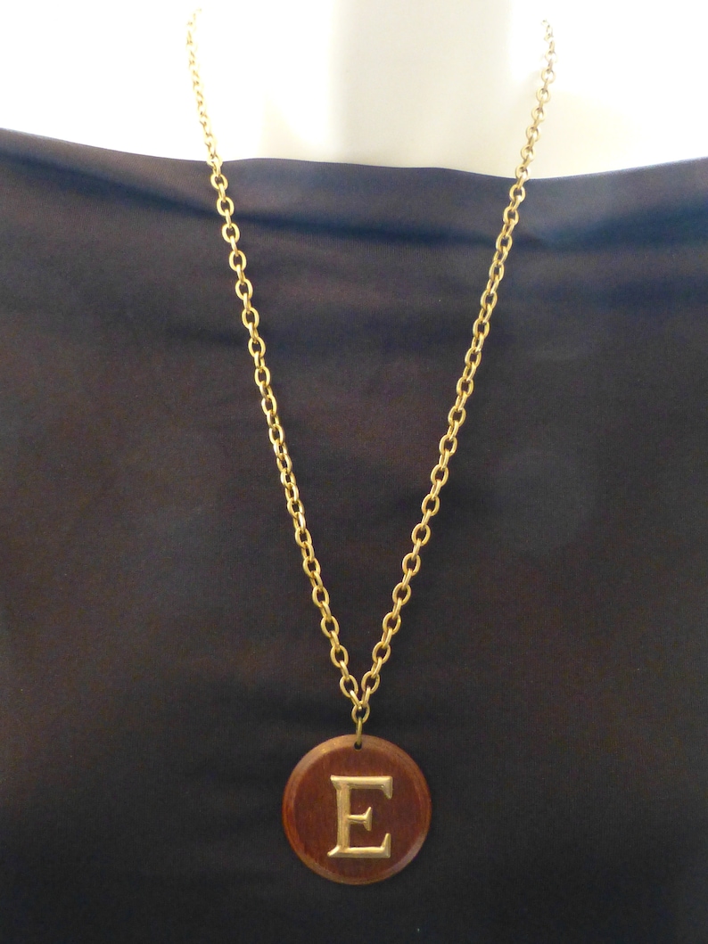 Vintage E 1960s Wooden Pendant Necklace Initial Necklace Rare Very Good Condition 24/'/' Chain Wow