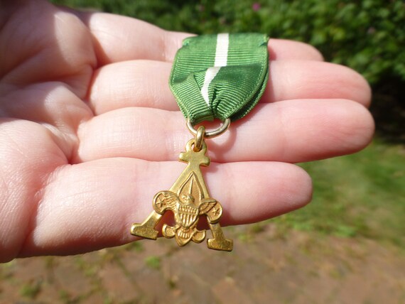 Vintage Scouting Award Ribbon Brooch, Circa 1940s… - image 2