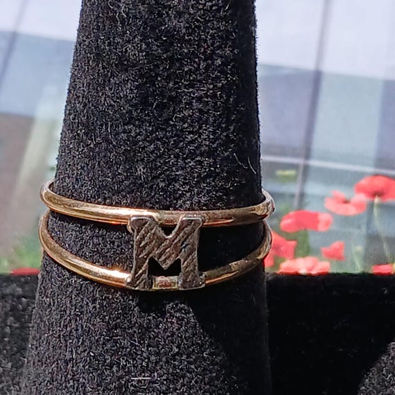 Vintage "M" Initial 1970s Solid 10k Yellow Gold R… - image 3