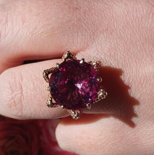 Rare Solid Yellow 10k Gold Vintage Alexandrite Color Change Huge Purple Pinkish Gemstone Ring, Size 6.5