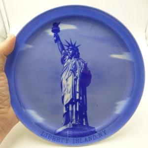 Antique Art Deco Statue of Liberty Souvenir Plate, Circa 1940s, Large Size, Decorative Item, Wonderful Early Piece!