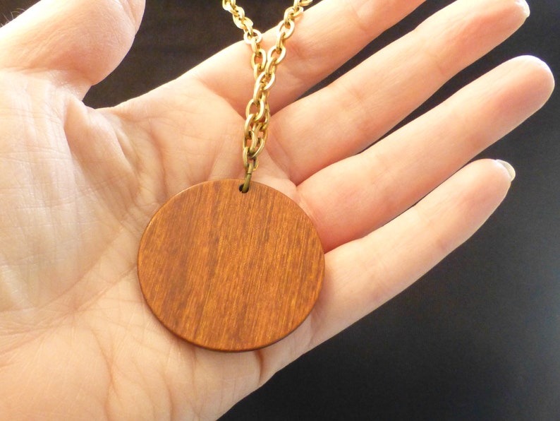 Vintage E 1960s Wooden Pendant Necklace Initial Necklace Rare Very Good Condition 24/'/' Chain Wow