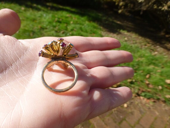 Unusual store ring designs