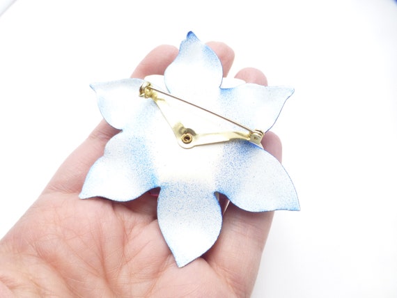 Vintage 1960s Enamel Flower Brooch, Prettiest Pin… - image 3