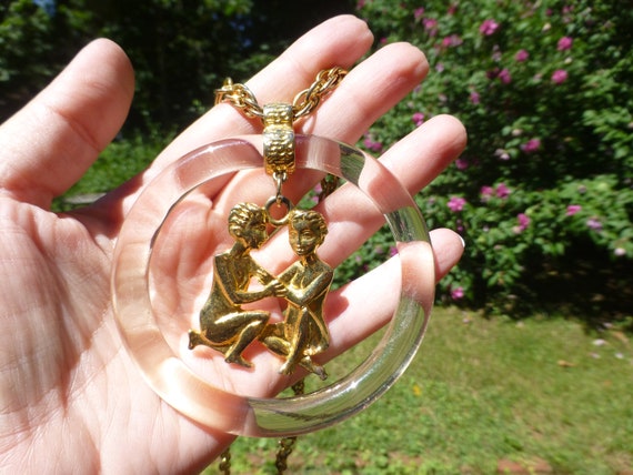 Bold Lucite People Vintage 1960s Gold Filled Neck… - image 2