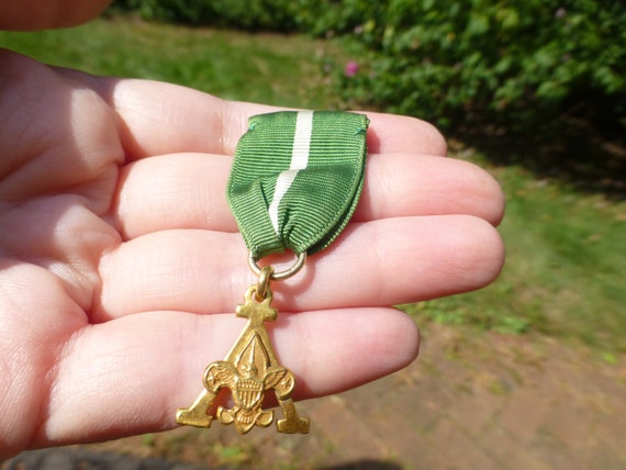 Vintage Scouting Award Ribbon Brooch, Circa 1940s… - image 1