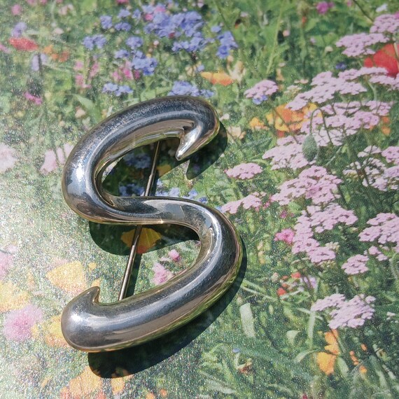 Art Deco "S" Solid Sterling Silver Initial Brooch… - image 3