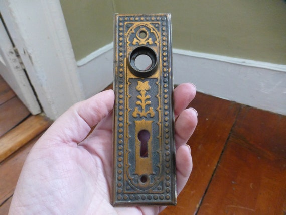 Antique Victorian Copper 1880s Doorknob Backplate… - image 1