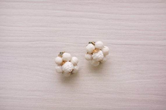 Vintage 1950s Earrings Vintage White Cluster Earrings - Etsy