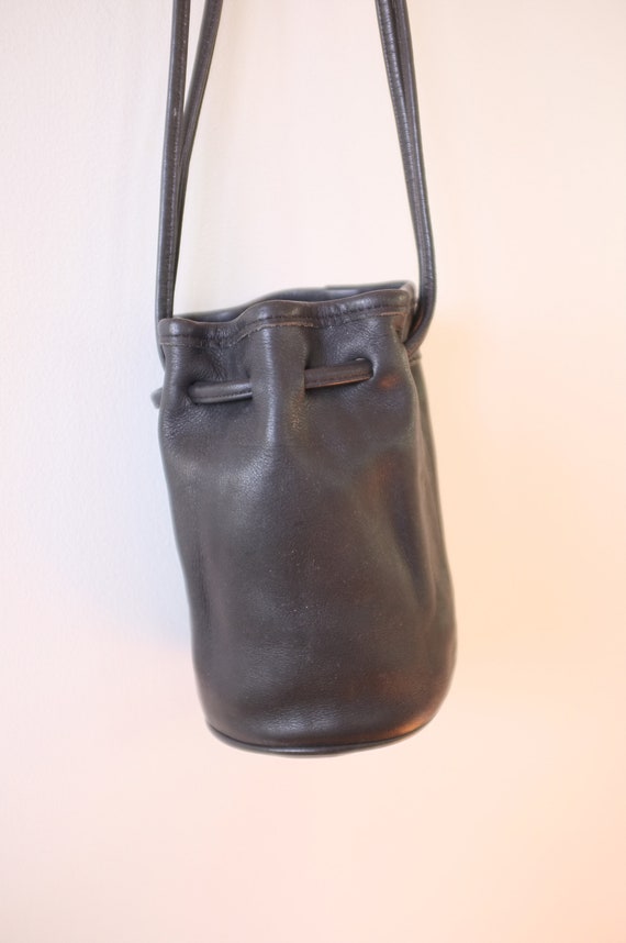 vintage black leather bucket bag | small black dr… - image 6