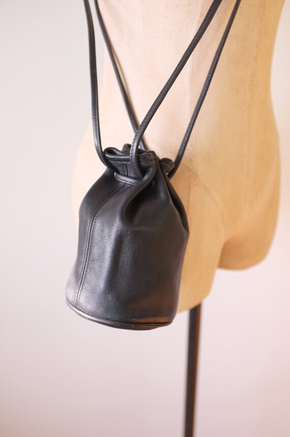 vintage black leather bucket bag | small black dr… - image 2