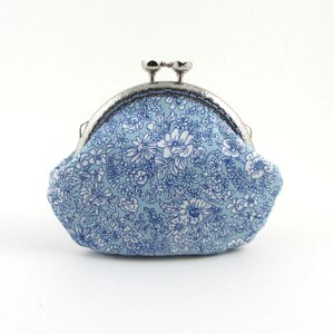 Monedero de algodón Liberty, billetera con cierre de beso azul y blanco, Emily Belle Brights, marco de metal plateado cosido a mano, regalo para ella