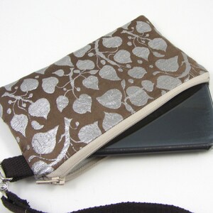 Estuche con cremallera de jacquard para iPhone, bolso de mano plateado y marrón hecho a mano, bolso de mano para teléfono móvil de mujer, hecho en Francia, regalo de cumpleaños