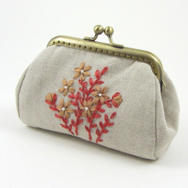 Embroidered linen purse, hand embroidery with silk ribbons, kisslock purse, floral clasp purse, linen frame pouch