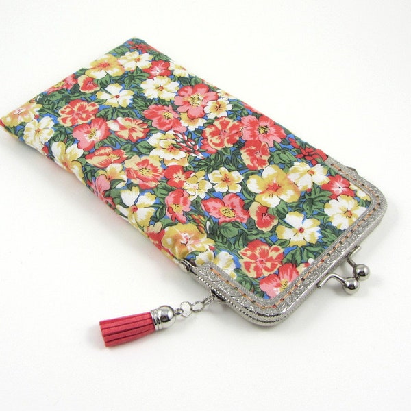 Etui portable à fermoir, pochette i Phone à fermeture métallique,  pochette smartphone en coton liberty, Le jardin du verger