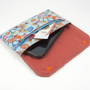 Cartera de mano, cartera acolchada para teléfono, bolsa con compartimento con cremallera, funda para documento de identidad y pasaporte, hojas de ginkgo sobre fondo azul