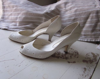 Vintage Sutton Plaza White Leather Peek Toe Pumps - 1980's