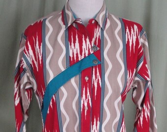 Cute Original Vintage 70s Poly Blend Hawaiian Short Sleeve Button Front Blouse Tapa Designs Brand Bust 42