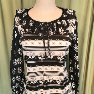 Cute  Original Vintage 60s 70s Black & White Polyester  Peasant Top Long Sleeve Size L Bust 36
