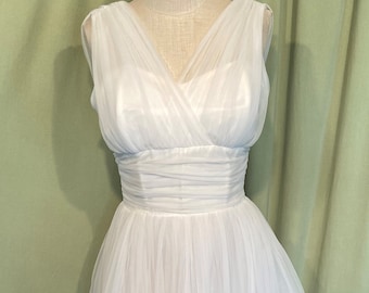 50s inspired wedding dress