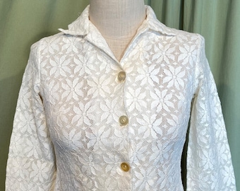 Sweet Vintage 60s 70s Crème Kant Lange Mouw Knop Front Tuniek Stijl Blouse Geen Label Buste 30"