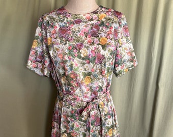 Sweet Original Vintage 70s Colorful Floral Short Sleeve Belted Dress Bust 46 Waist 42