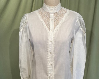 Sweet Vintage 70s 80s Ship n Shore I.D. White Long Sleeve Cotton Blend Button Front Blouse Lace Bodice & Shoulders Bust 38