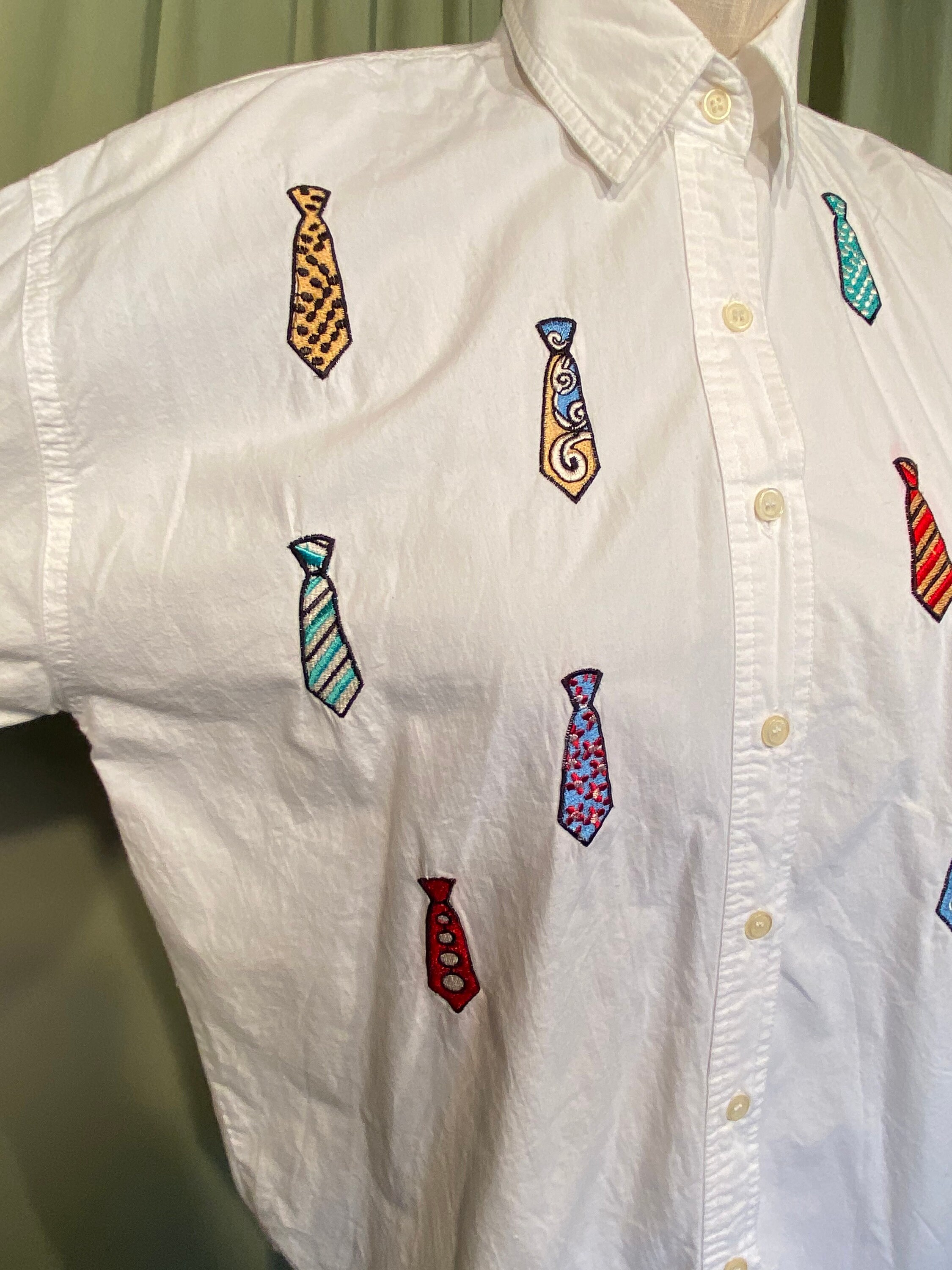 Fun Vintage 80s MUDO Long Sleeve White Cotton Button Down