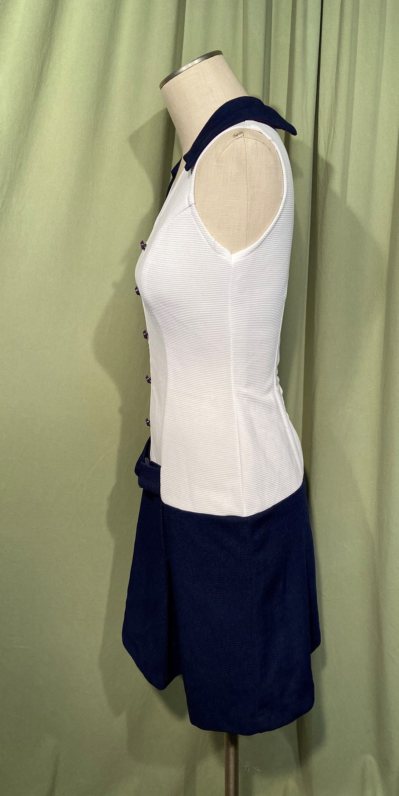 Cute Vintage 60s Navy Blue /& White Polyester Sleeveless Dress Big Collar Drop Waist Bust 32 Waist 26