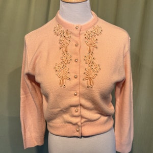 Sweet Original Vintage 50s Beaded Peach Acrylic Cardigan Sweater