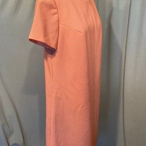 Deadstock NWT Original Vintage 70s L'Iglon Orange & Cream Tweed Check Polyester Short Sleeve Shift Dress Tag Size 20 Bust 42 Waist 42 image 7