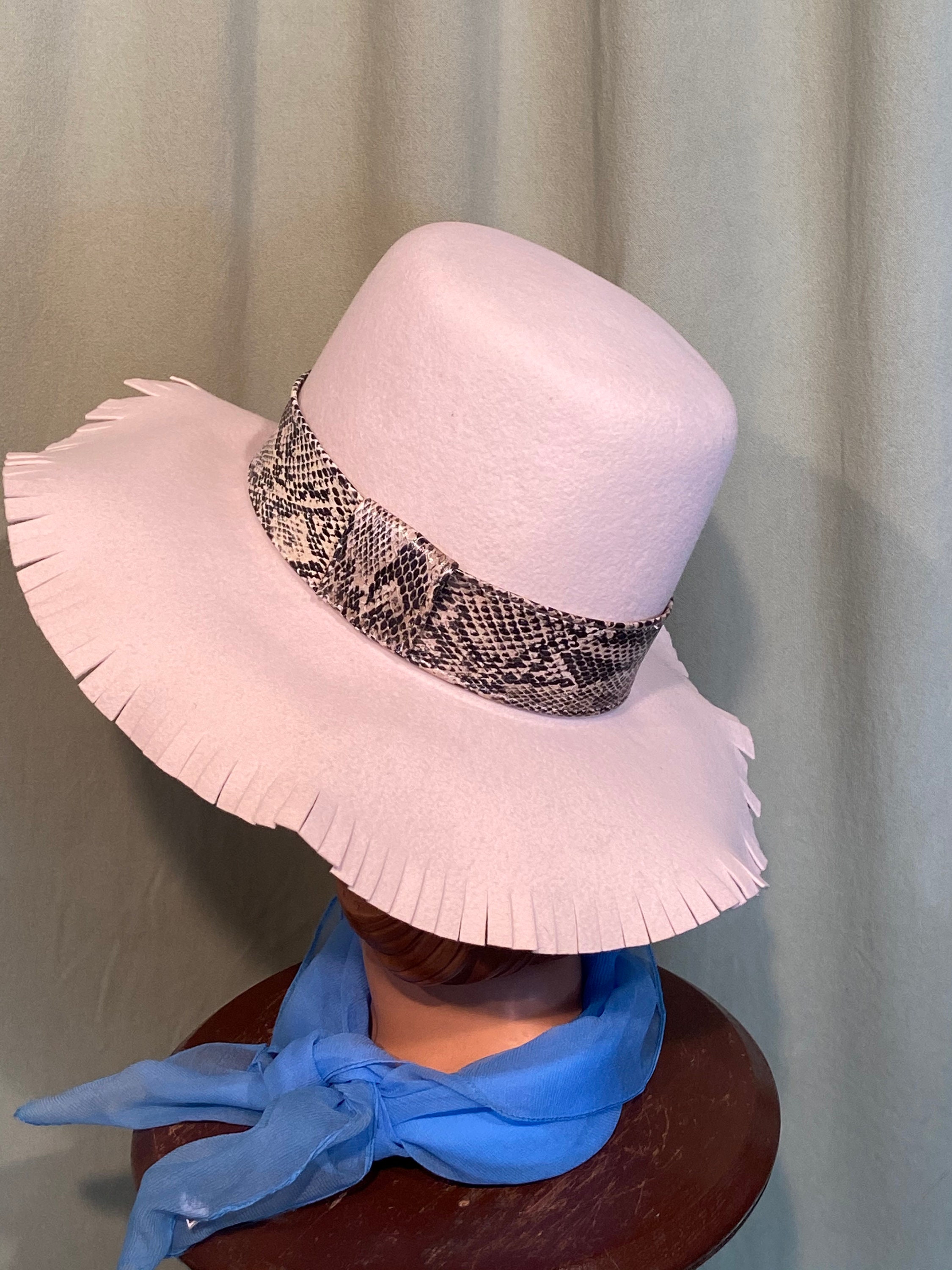 Vintage Womens 60s 70s Pink Felt Hat Wide Brim Grosgrain Band USA WPL 5923 Funky Original Vintage 60s 70s Fringed Cream Wool Felt  main image 2