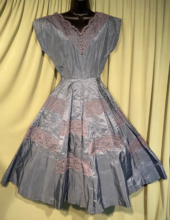 Gorgeous Original Vintage 1950s Slate Blue Taffeta & Lace Fit N Flare Short  Sleeve Party Dress With Attached Crinoline Bust 36 Waist 26 - Etsy