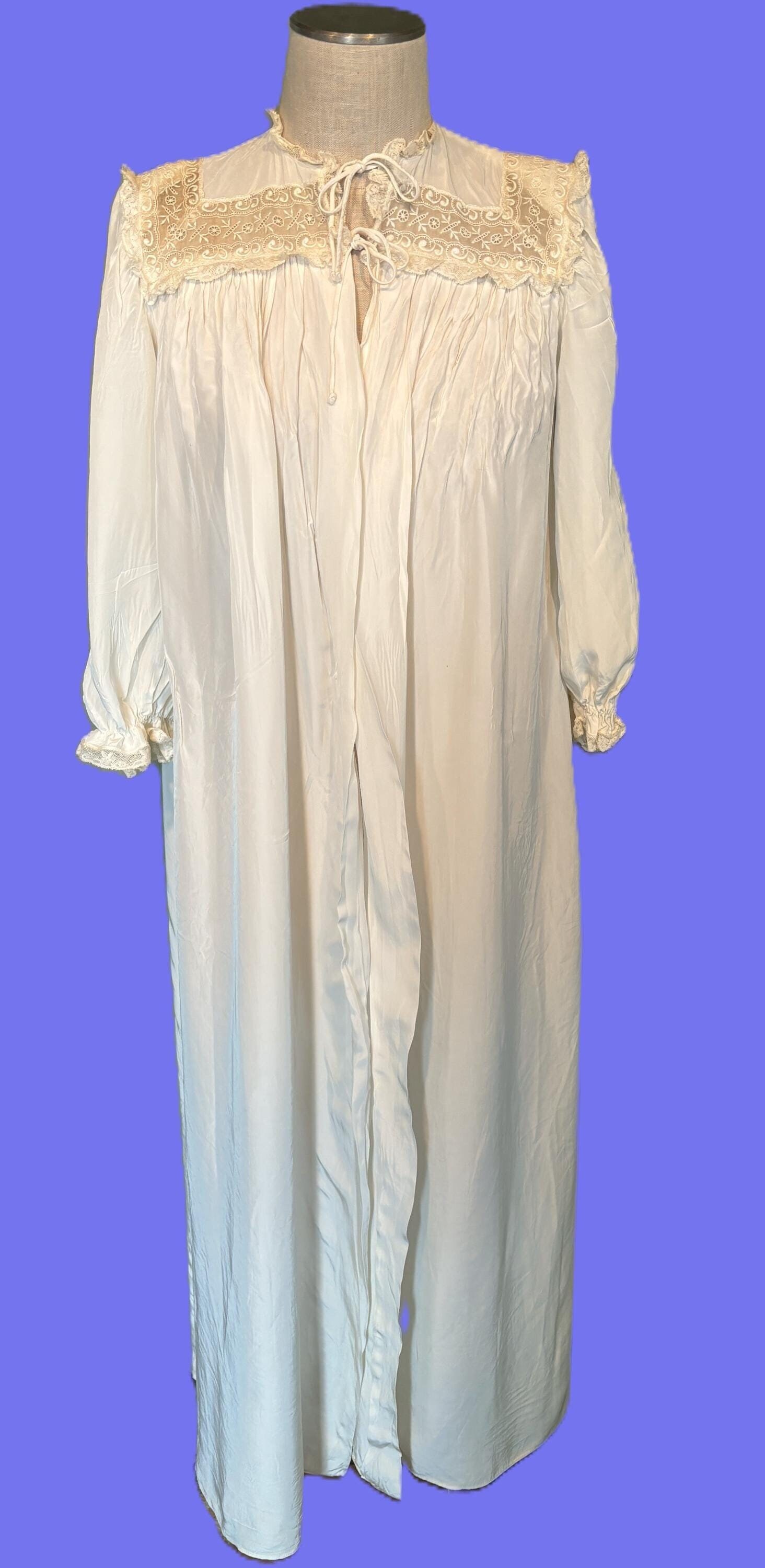 Lovely Original Vintage 20s 30s Tula Silky White Rayon Long Sleeve Long Robe eyelet & Lace Yoke Bust 44 Hip 52