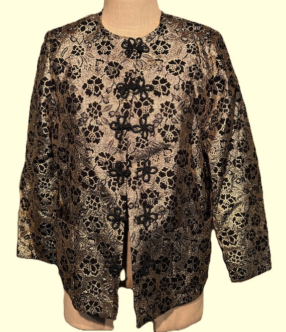 Chic Original Vintage 60s 70s Gold Lame' & Black Jacquard Evening Jacket w Frog Closures Bust 40 W Small Flaw