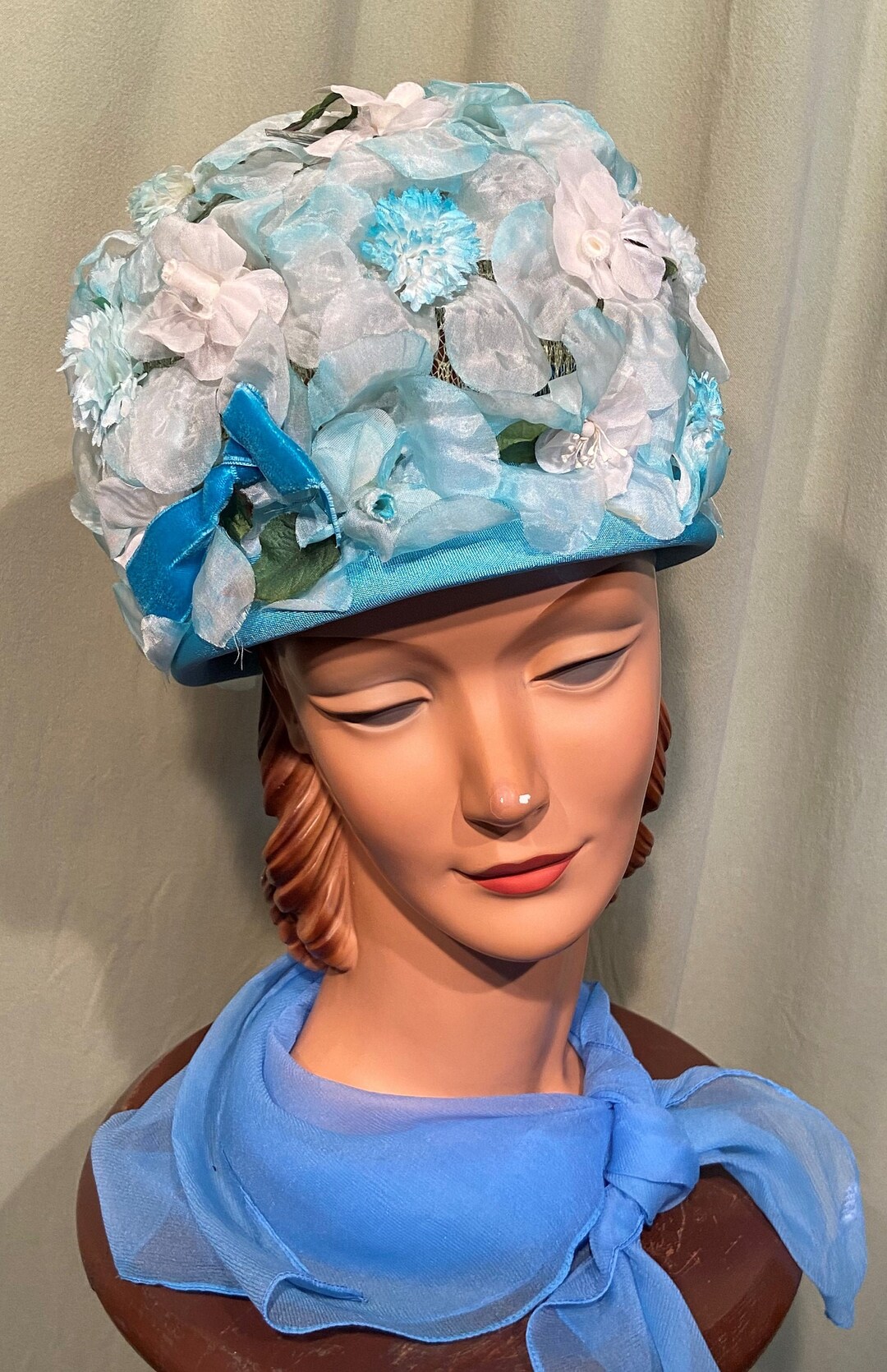 Original Vintage 50s 60s Flower Covered Tall Dome Hat in  display picture 3