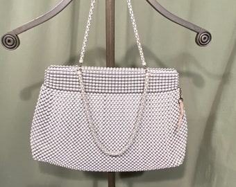 Sweet Original Vintage Mid Century Whiting & Davis White Alumesh Metal Mesh Handbag Purse